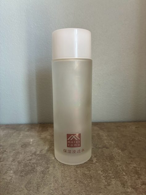 松山油脂 保湿浸透水バランシングの使用中ボトル